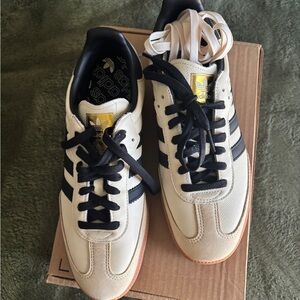 Women’s Samba Adidas Cream and Black Sneakers *** NEW***